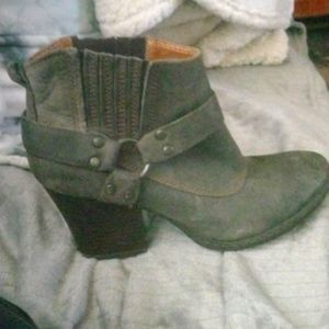 Ladies boots